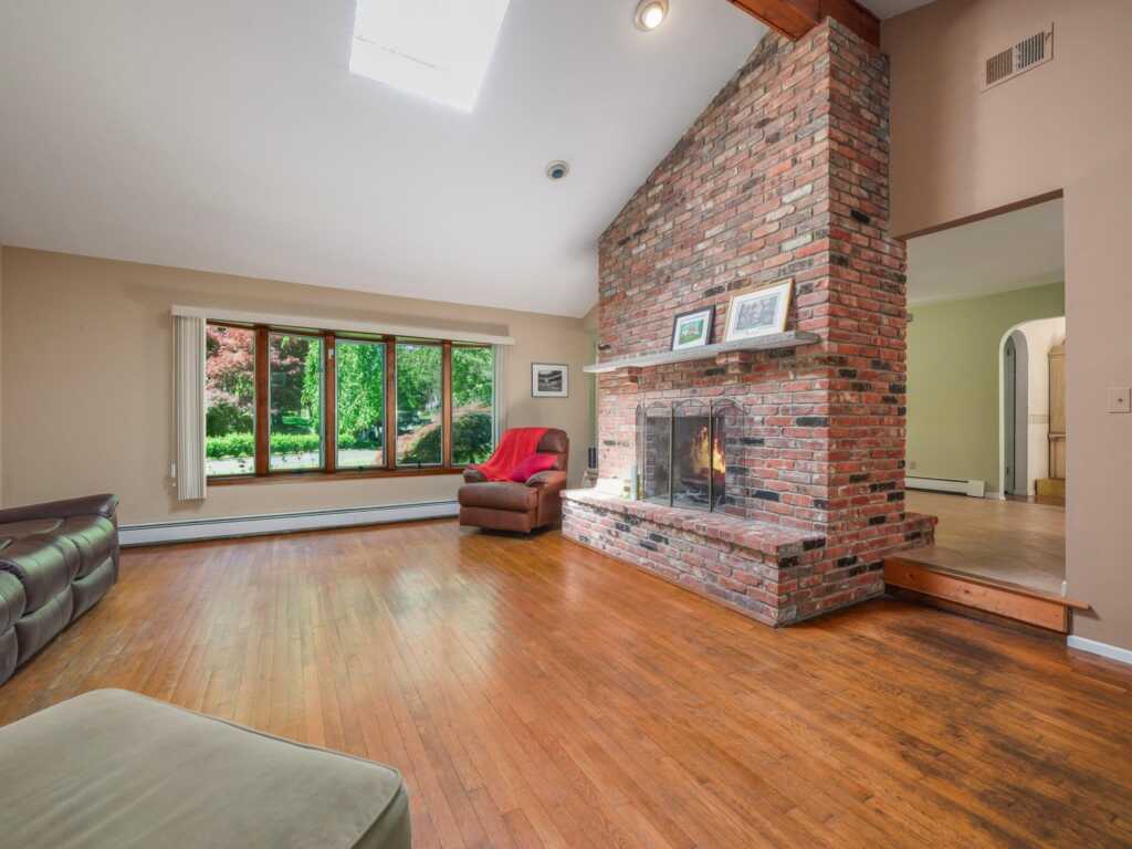 33 Rochelle Drive, New City, NY 10956 - Photo 9 of 36