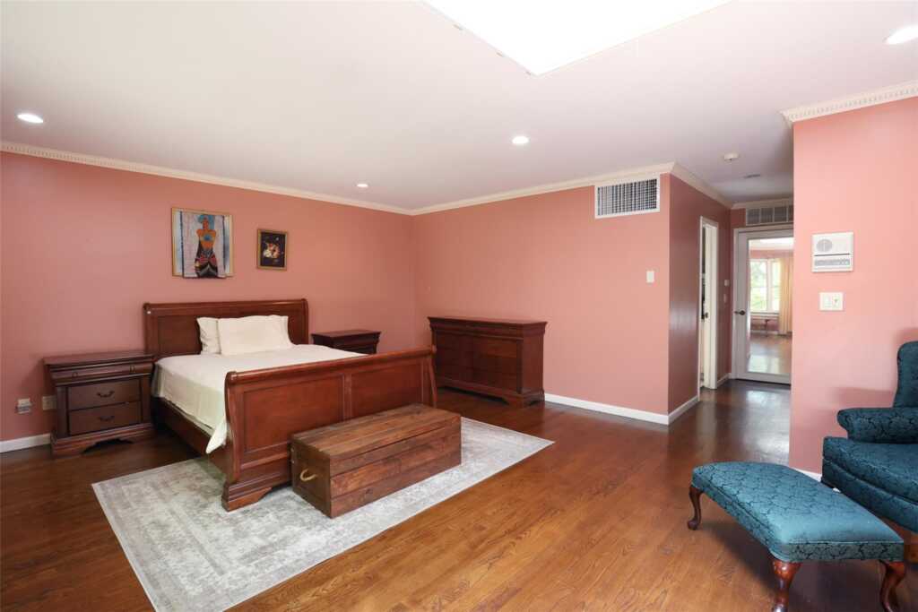 140 Montgomery Circle, New Rochelle, NY 10804 - Photo 14 of 30