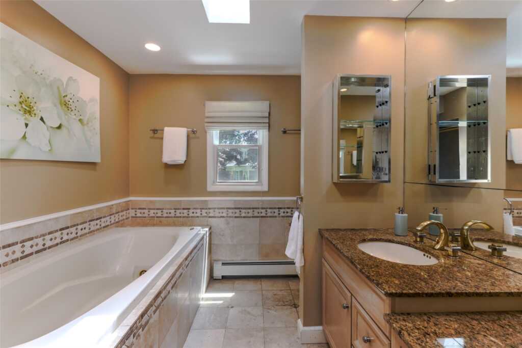 140 Montgomery Circle, New Rochelle, NY 10804 - Photo 15 of 30