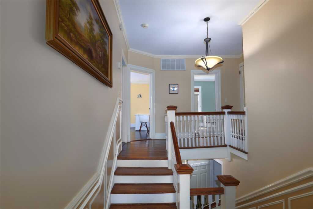 140 Montgomery Circle, New Rochelle, NY 10804 - Photo 17 of 30