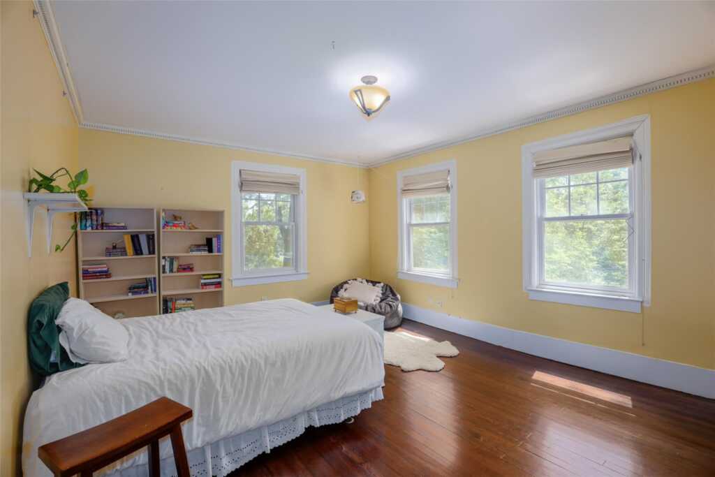 140 Montgomery Circle, New Rochelle, NY 10804 - Photo 19 of 30