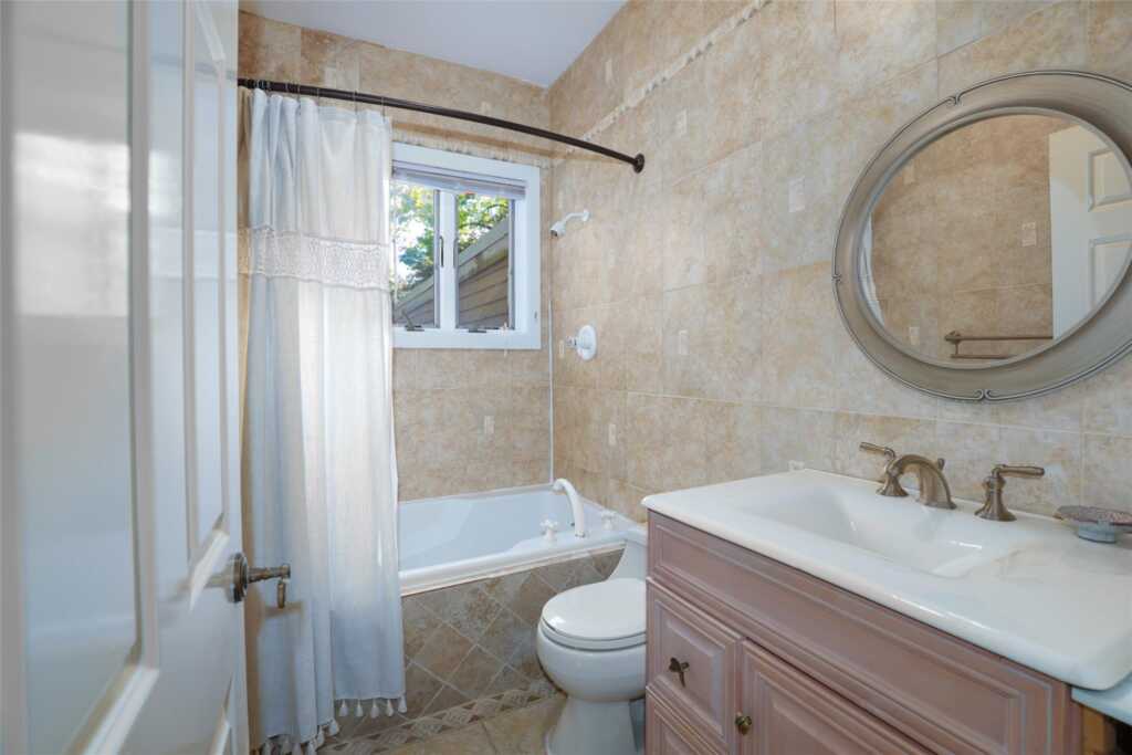 140 Montgomery Circle, New Rochelle, NY 10804 - Photo 21 of 30