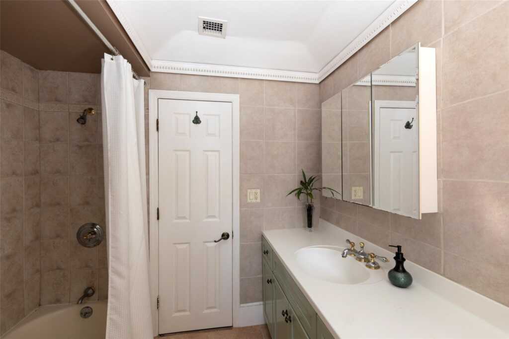 140 Montgomery Circle, New Rochelle, NY 10804 - Photo 24 of 30