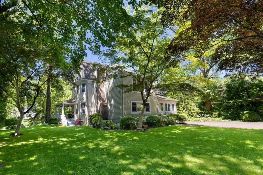 140 Montgomery Circle, New Rochelle, NY 10804 - Photo 29 of 30
