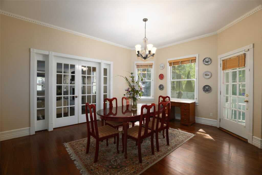 140 Montgomery Circle, New Rochelle, NY 10804 - Photo 7 of 30