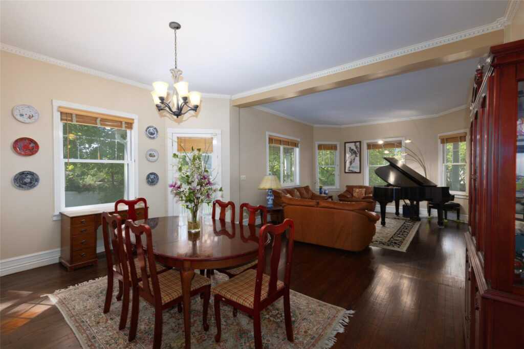 140 Montgomery Circle, New Rochelle, NY 10804 - Photo 8 of 30