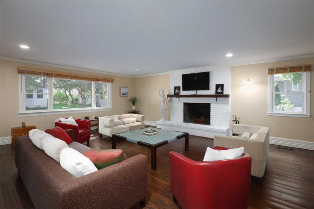 140 Montgomery Circle, New Rochelle, NY 10804 - Photo 9 of 30