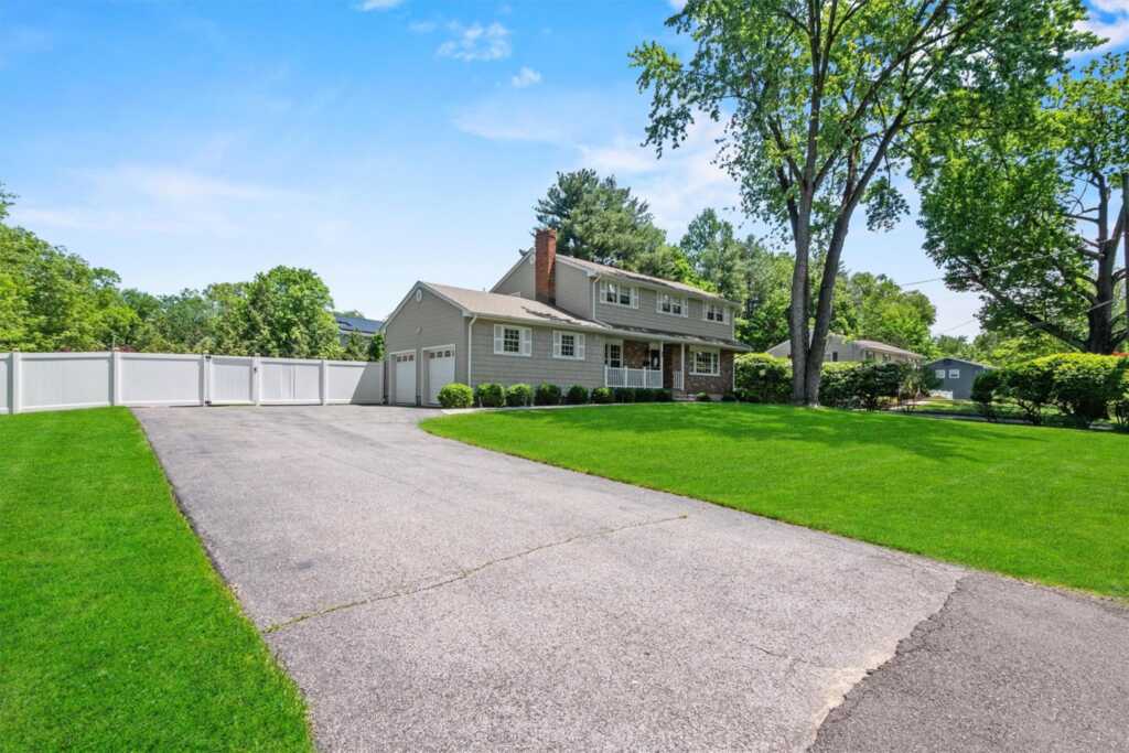 40 Lombardi Drive, New City, NY 10956 - Photo 2 of 46