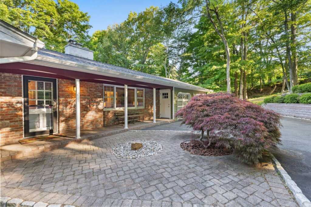 447 Phillips Hill Road, New City, NY 10956 - Photo 2 of 49