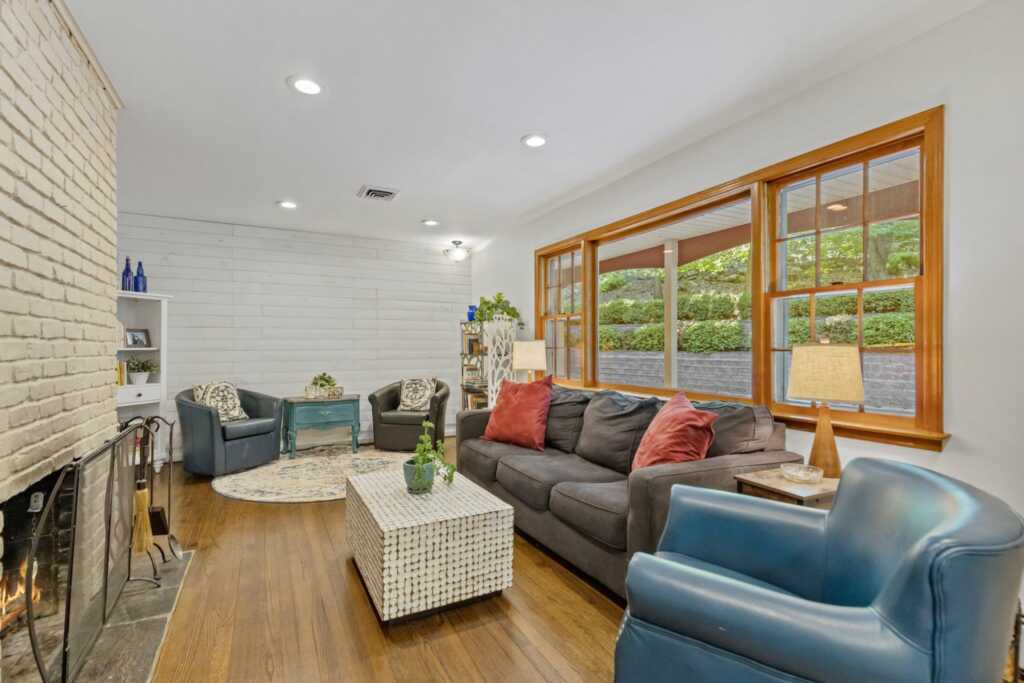447 Phillips Hill Road, New City, NY 10956 - Photo 4 of 49