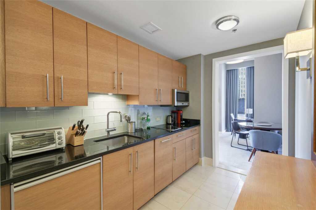 1 Renaissance Square, Unit #8E, White Plains, NY 10601 - Photo 2 of 9
