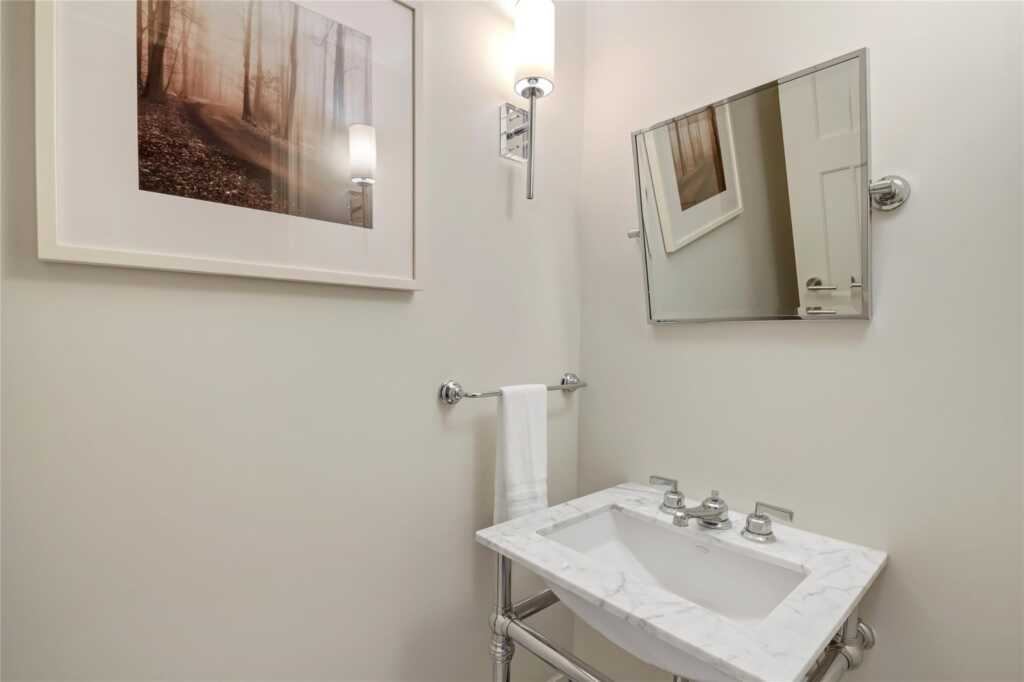 1 Renaissance Square, Unit #8E, White Plains, NY 10601 - Photo 6 of 9