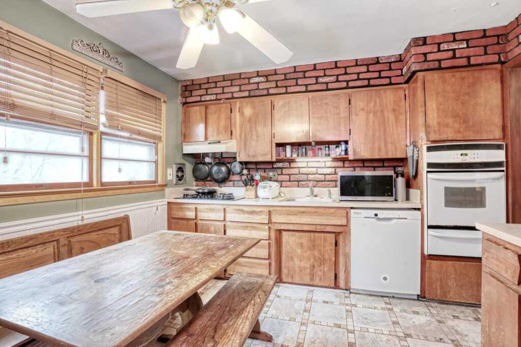 543 Westfield Drive, Valley Cottage, NY 10989 - Photo 4 of 11