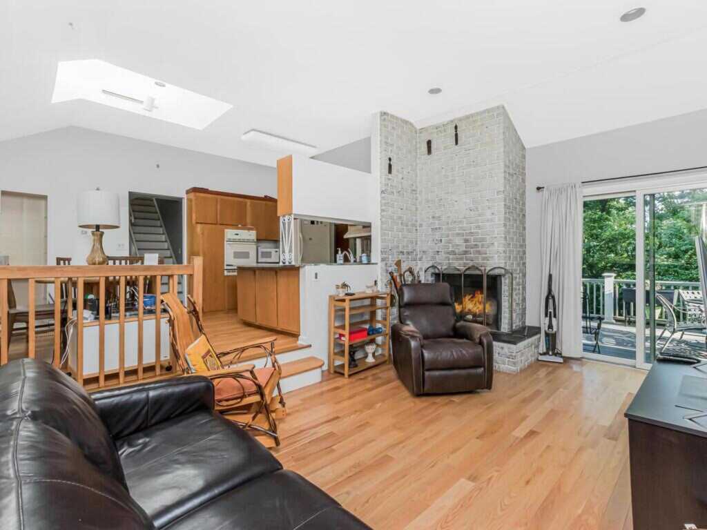 81 Winding Brook Road, New Rochelle, NY 10804 - Photo 19 of 37