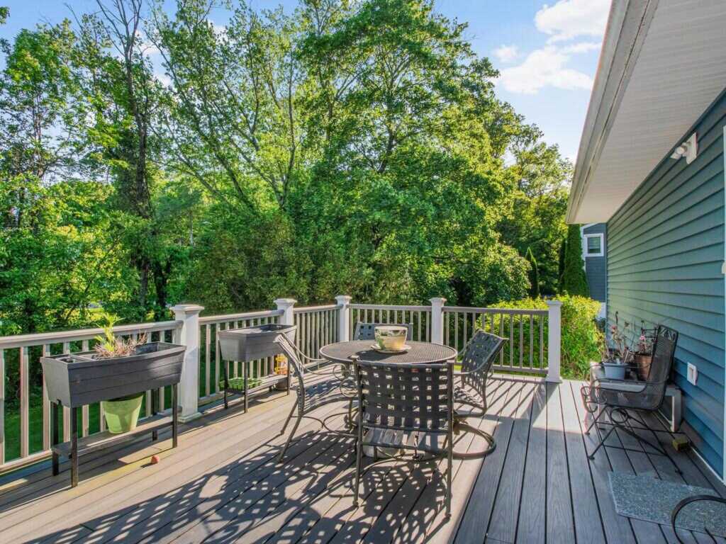 81 Winding Brook Road, New Rochelle, NY 10804 - Photo 20 of 37