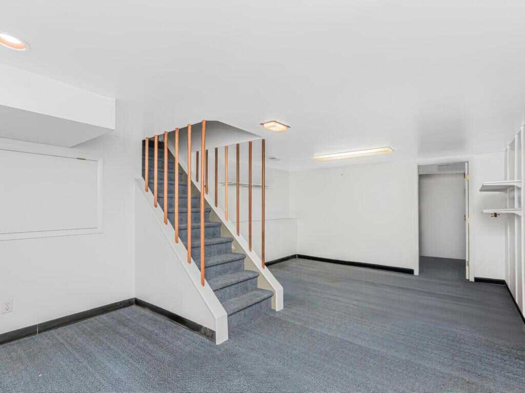 81 Winding Brook Road, New Rochelle, NY 10804 - Photo 29 of 37