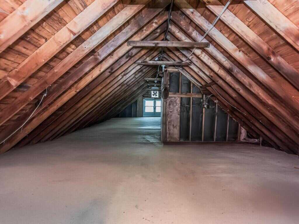 81 Winding Brook Road, New Rochelle, NY 10804 - Photo 32 of 37