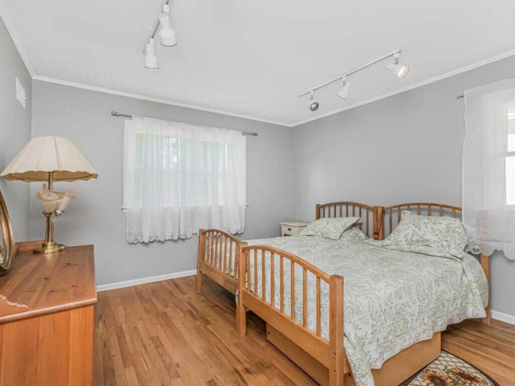81 Winding Brook Road, New Rochelle, NY 10804 - Photo 7 of 37