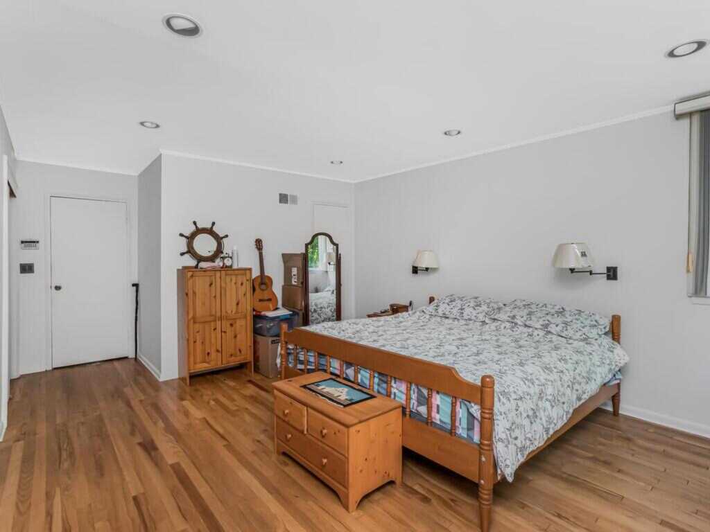 81 Winding Brook Road, New Rochelle, NY 10804 - Photo 8 of 37
