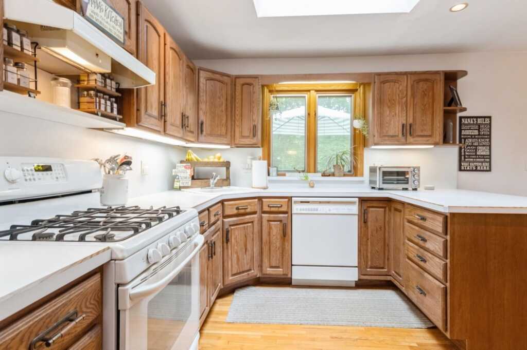 18 Norwood Place, Nanuet, NY 10954 - Photo 10 of 42