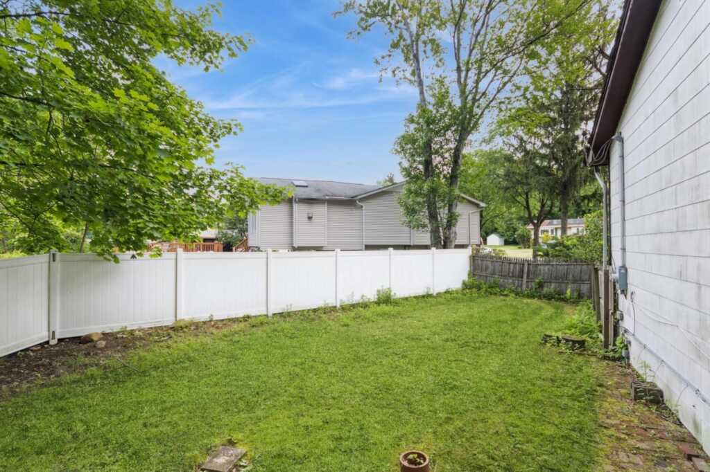 18 Norwood Place, Nanuet, NY 10954 - Photo 4 of 42
