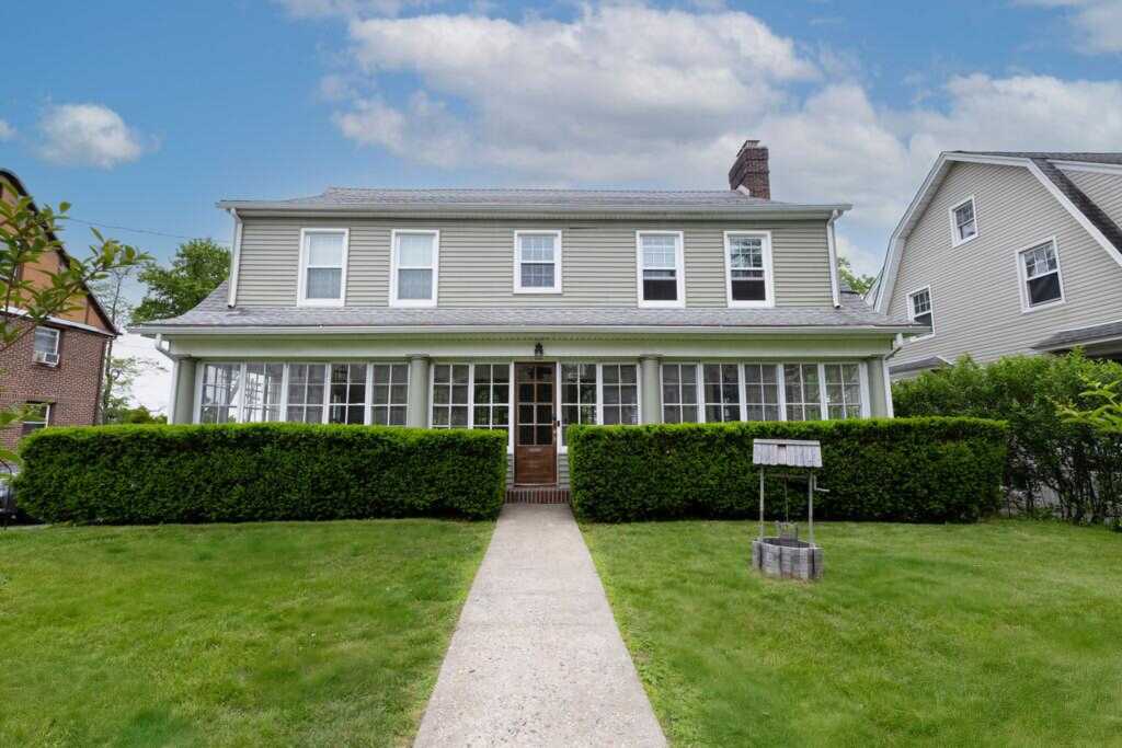 31 Heminway Avenue, New Rochelle, NY 10801