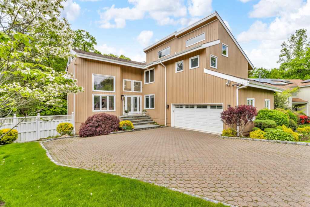 5 Deer Run, Rye, NY 10573