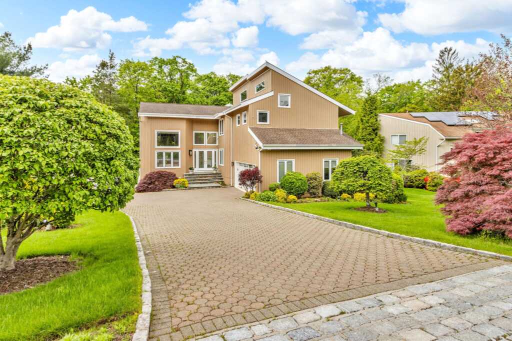 5 Deer Run, Rye, NY 10573 - Photo 2 of 49