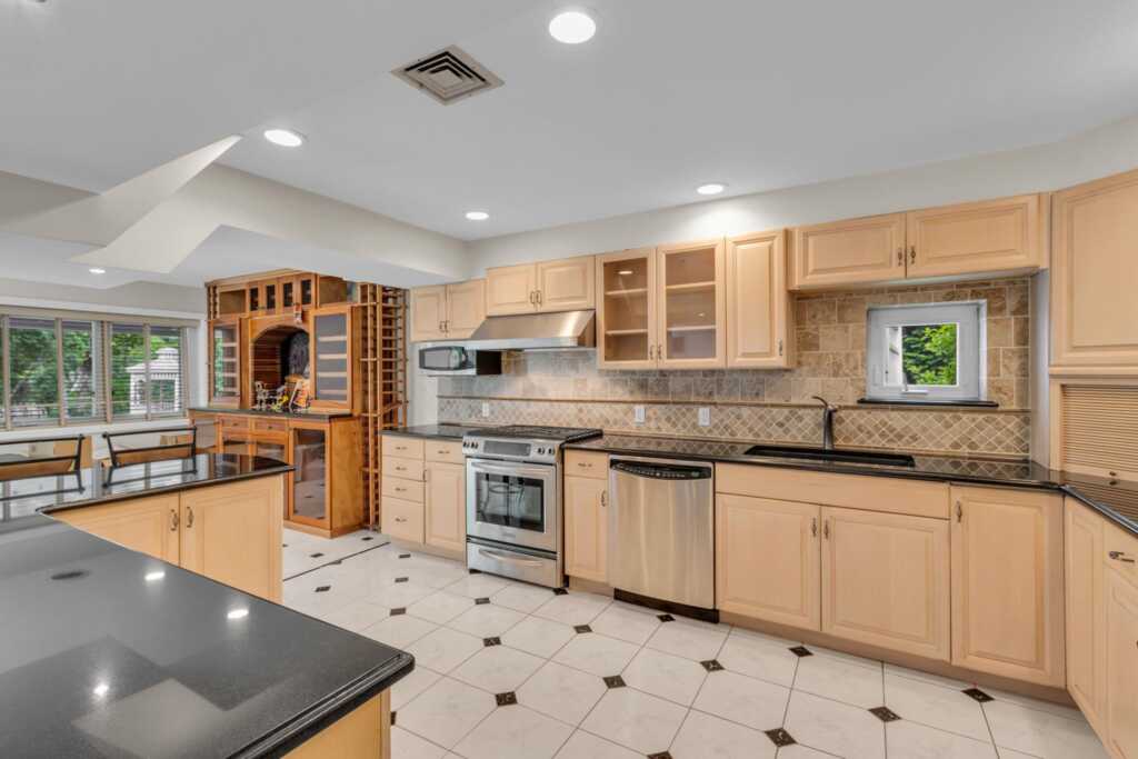 5 Deer Run, Rye, NY 10573 - Photo 31 of 49