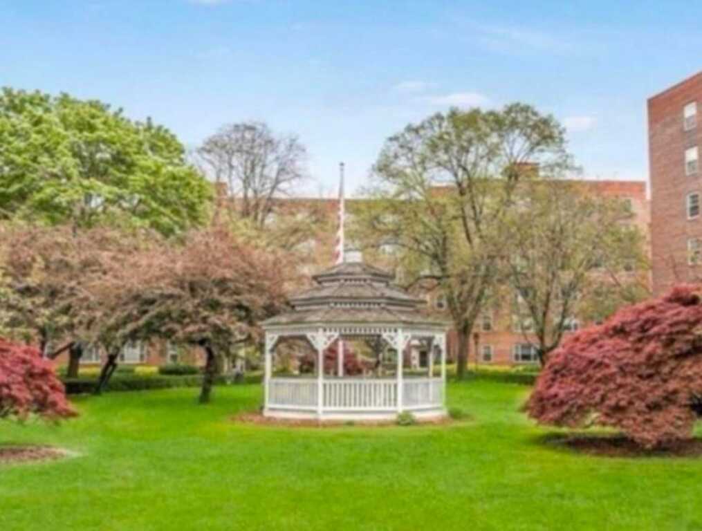220 Pelham Road, Unit #3F, New Rochelle, NY 10805 - Photo 15 of 19