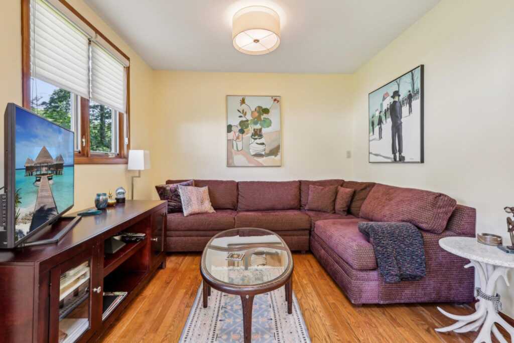 1 Meadowood Path, New Rochelle, NY 10804 - Photo 10 of 46
