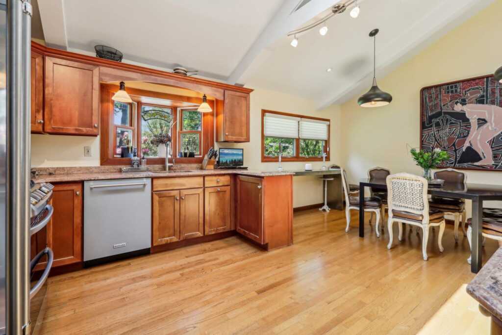 1 Meadowood Path, New Rochelle, NY 10804 - Photo 13 of 46