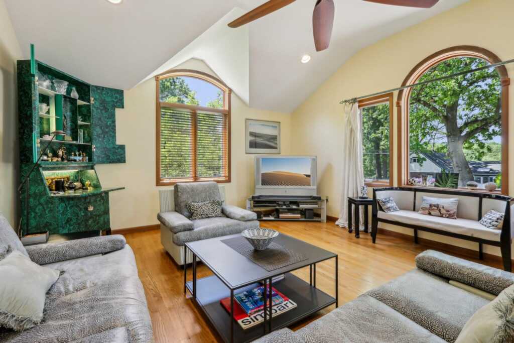 1 Meadowood Path, New Rochelle, NY 10804 - Photo 18 of 46