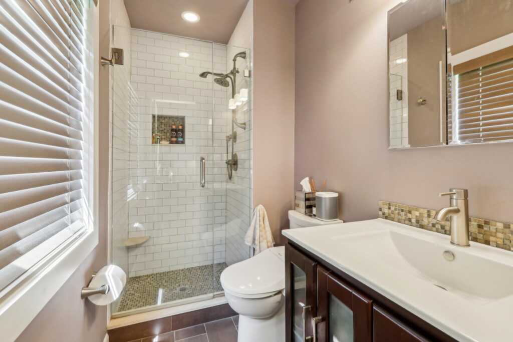 1 Meadowood Path, New Rochelle, NY 10804 - Photo 23 of 46