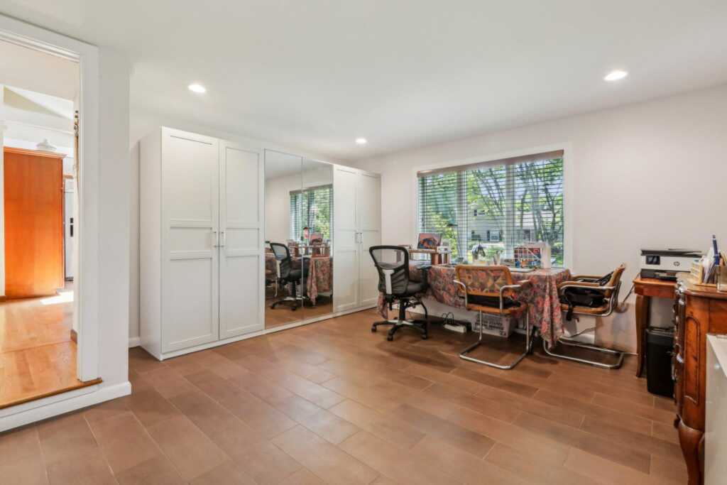 1 Meadowood Path, New Rochelle, NY 10804 - Photo 26 of 46