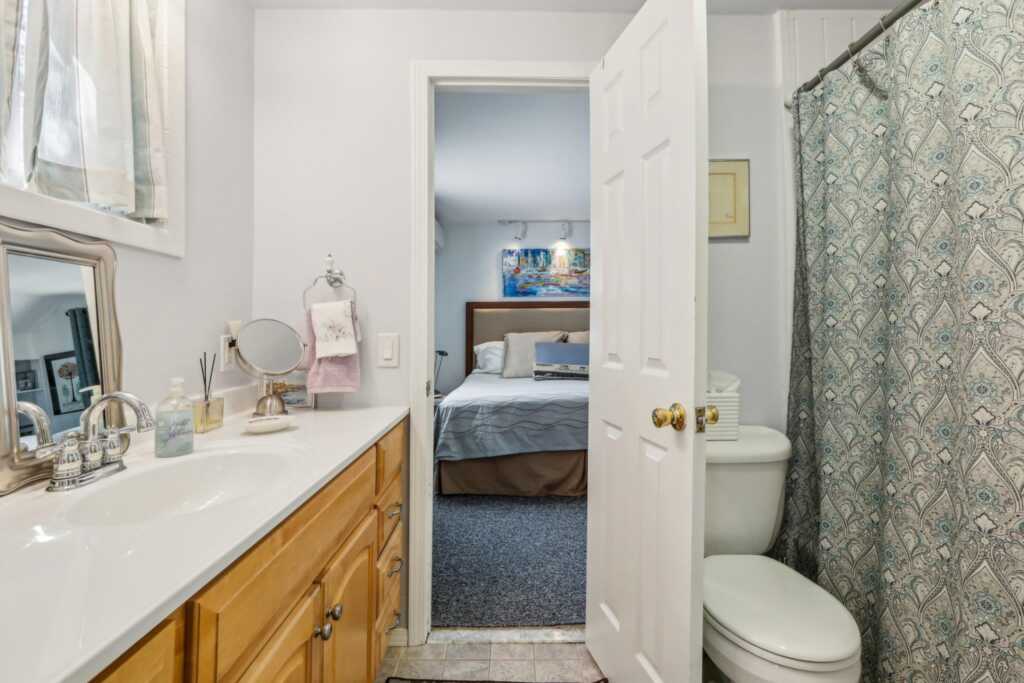 1 Meadowood Path, New Rochelle, NY 10804 - Photo 29 of 46