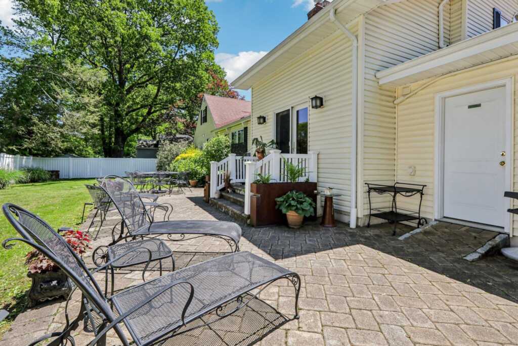 1 Meadowood Path, New Rochelle, NY 10804 - Photo 32 of 46