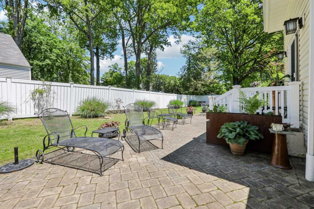 1 Meadowood Path, New Rochelle, NY 10804 - Photo 33 of 46
