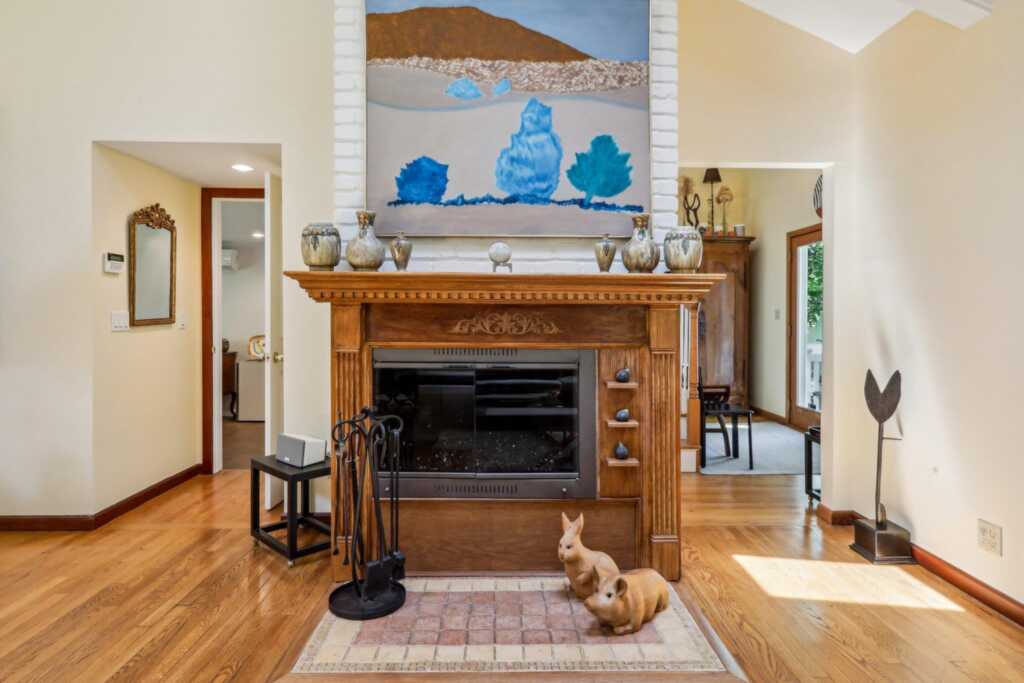 1 Meadowood Path, New Rochelle, NY 10804 - Photo 8 of 46