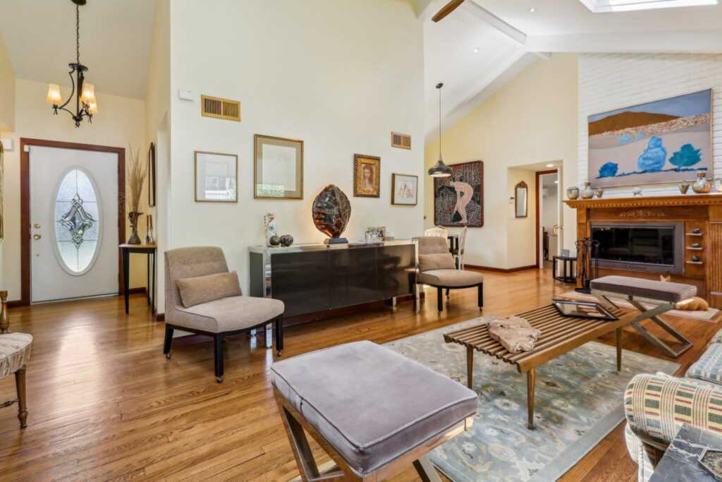 1 Meadowood Path, New Rochelle, NY 10804 - Photo 9 of 46