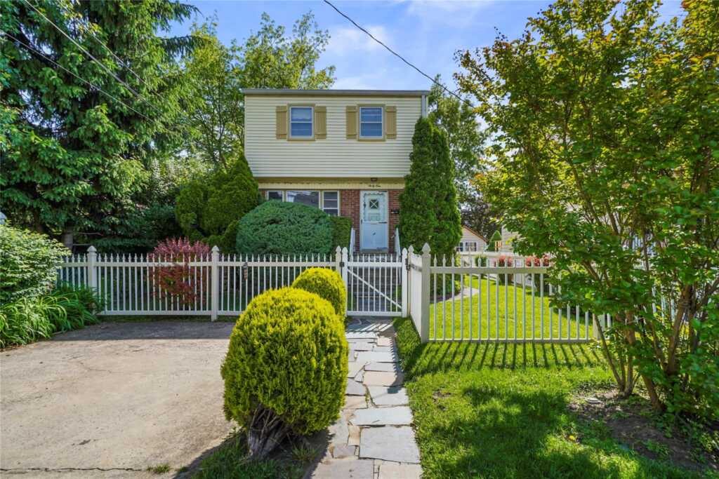 31 Westwood Avenue, New Rochelle, NY 10801