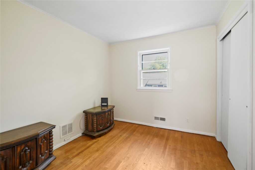 31 Westwood Avenue, New Rochelle, NY 10801 - Photo 12 of 27