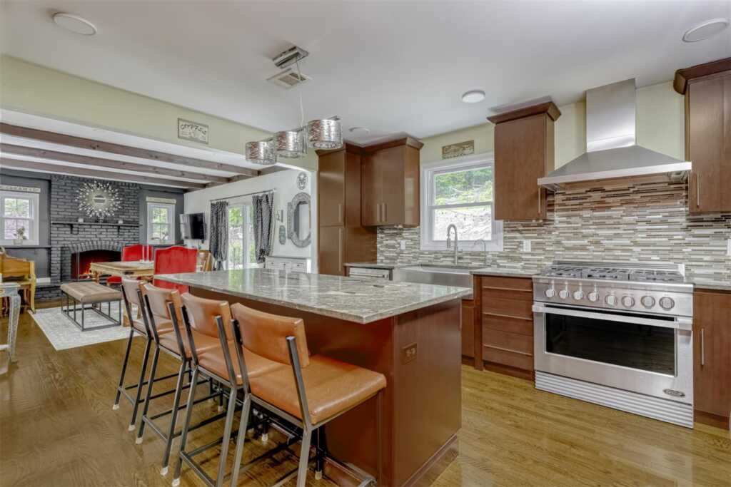 41 Gate Road, Suffern, NY 10901 - Photo 4 of 20