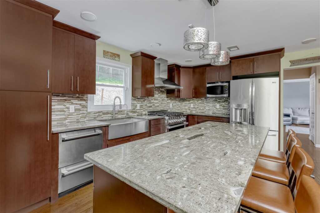 41 Gate Road, Suffern, NY 10901 - Photo 5 of 20