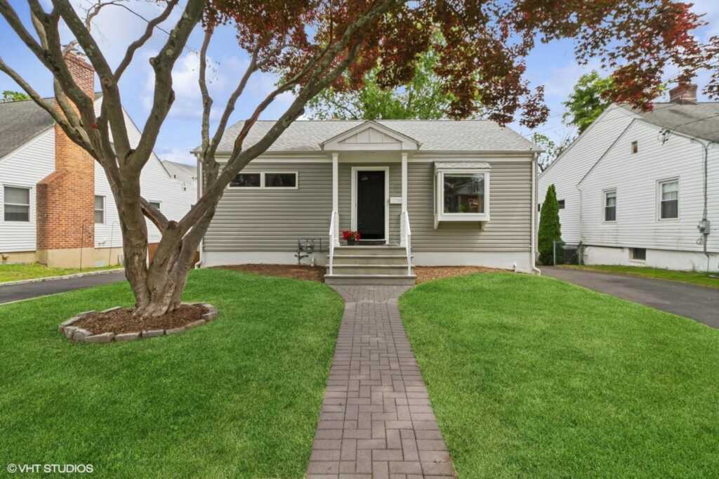1325 Stoneybrook Avenue, Rye, NY 10543