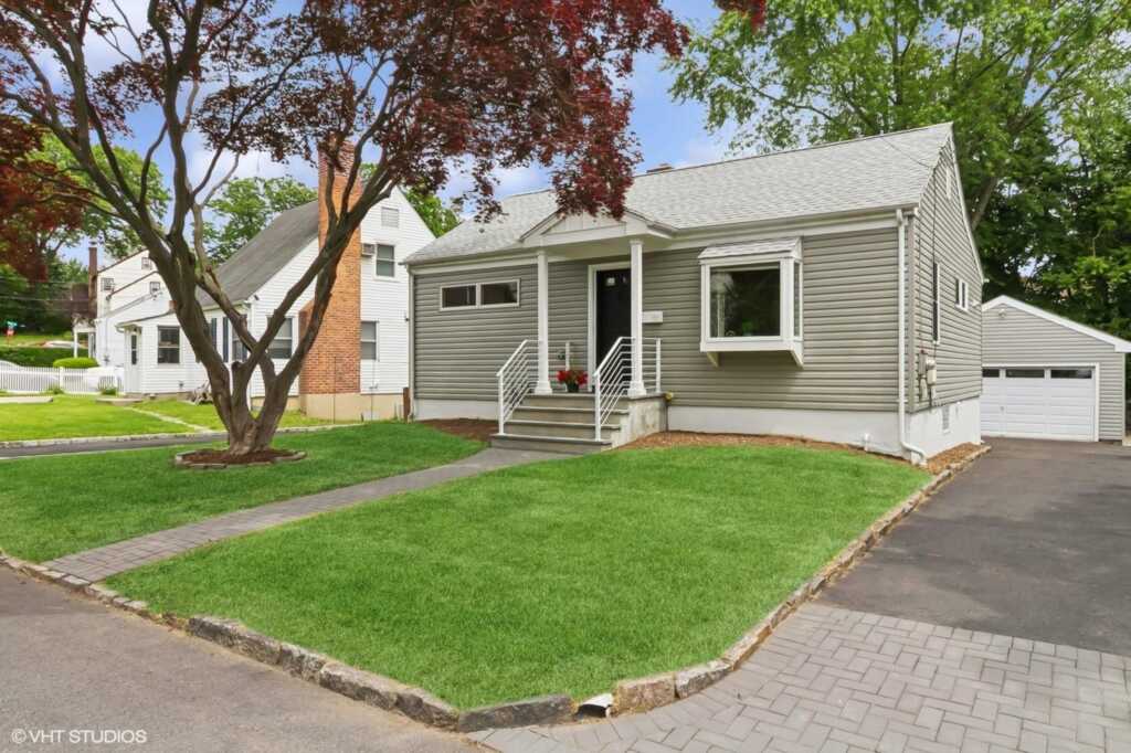 1325 Stoneybrook Avenue, Rye, NY 10543 - Photo 20 of 24