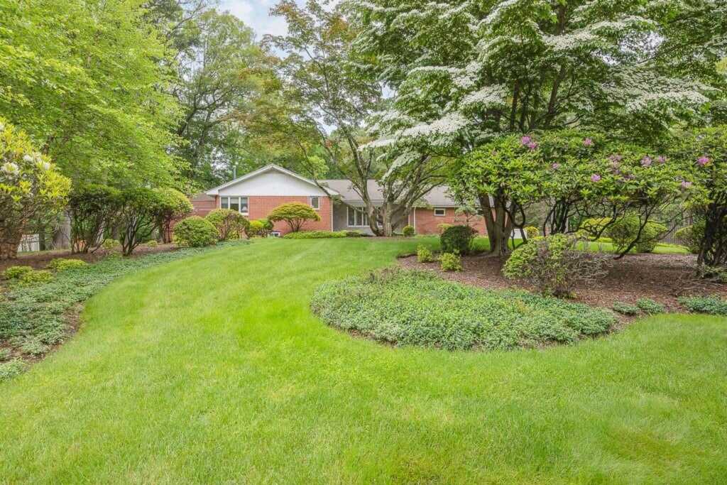 211 N Little Tor Road, New City, NY 10956