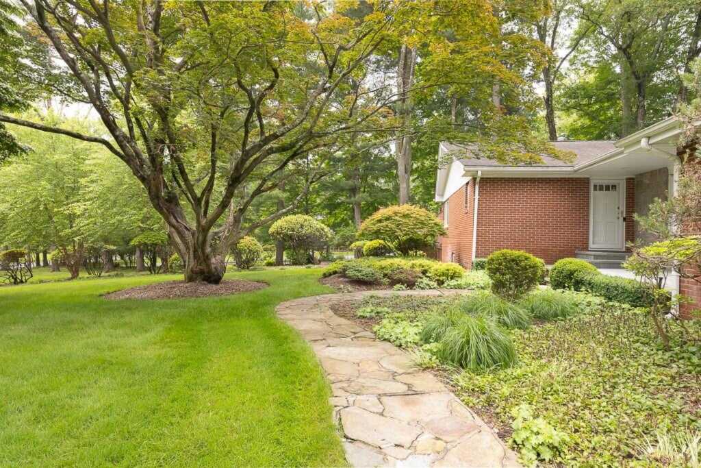 211 N Little Tor Road, New City, NY 10956 - Photo 11 of 36