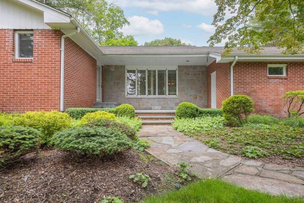 211 N Little Tor Road, New City, NY 10956 - Photo 12 of 36