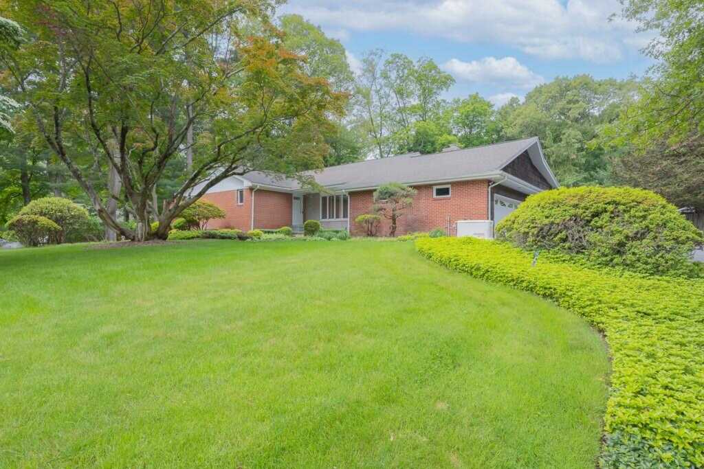 211 N Little Tor Road, New City, NY 10956 - Photo 2 of 36